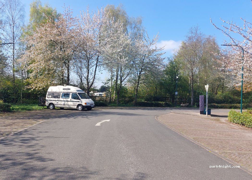 (NG24 1DA) Newark - Tolney Lane — foto