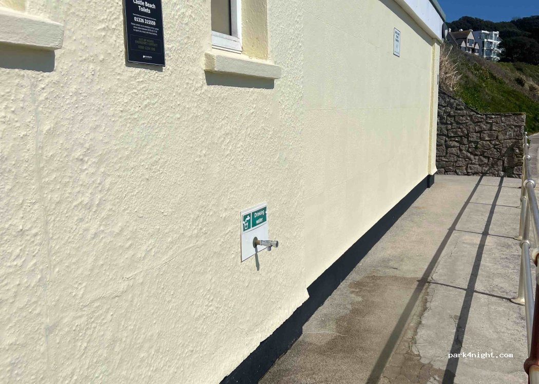 (TR11 4NF) Falmouth - 4 Castle Drive — foto