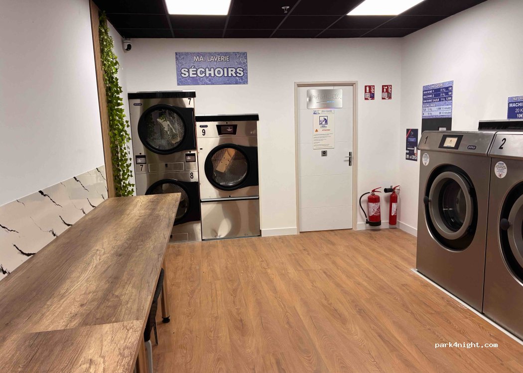 (33240) Saint-André-de-Cubzac - Rue des Droits de l'Homme — foto