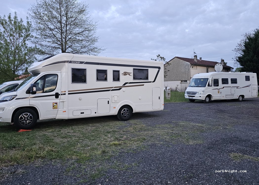 (40210) Labouheyre - 77 Rue Charlie Hebdo — foto