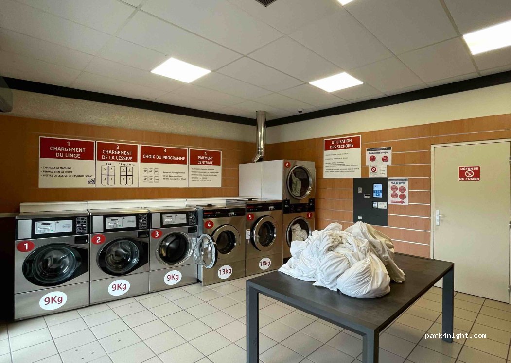 (12500) Espalion - 36 Rue du Docteur Tremolières — foto
