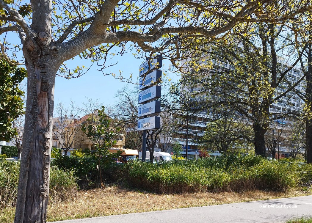 (03200) Vichy - 14 Boulevard Mal de Tassigny — foto