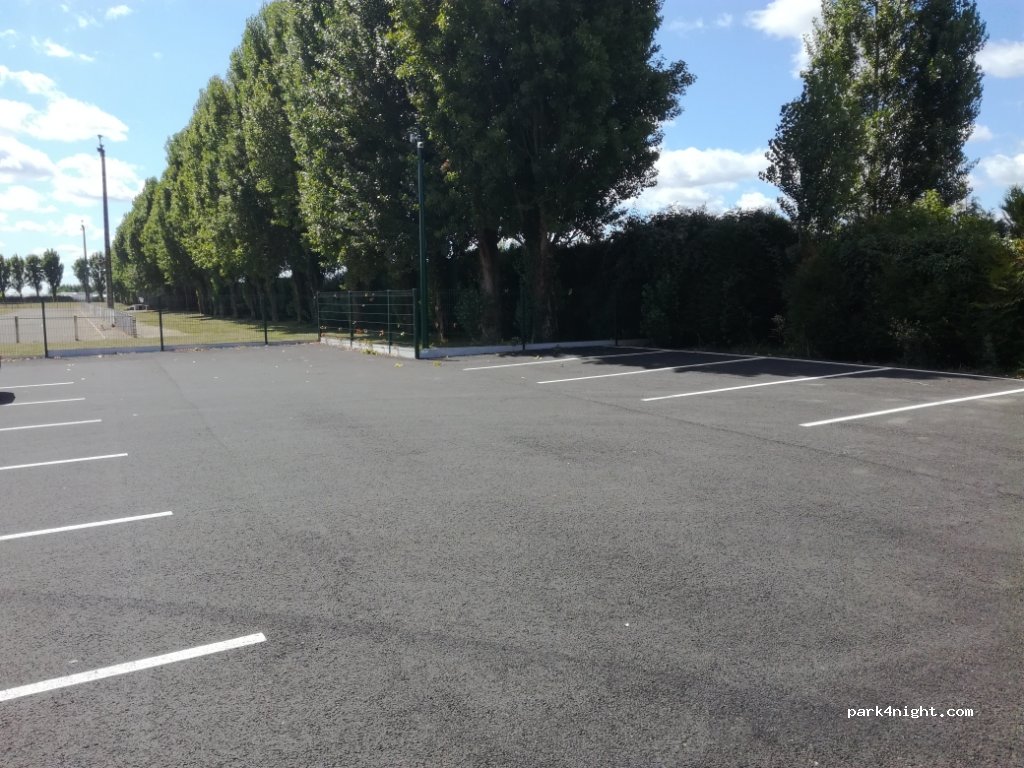 (41240) Ouzouer-le-Marché - 2 Rue du Lieutenant Bau — foto
