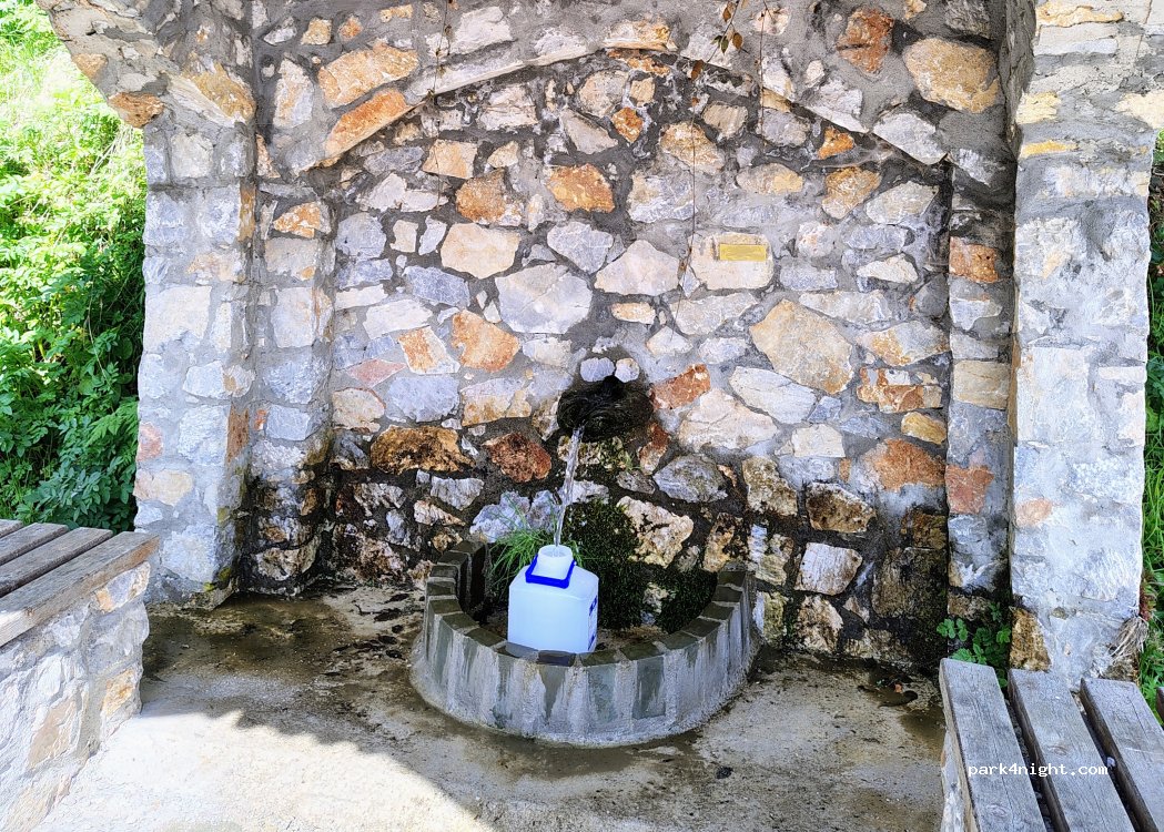 (530 76) Pisoderi - 7 Ethniki Odos Krystallopigis Florinas — foto 2