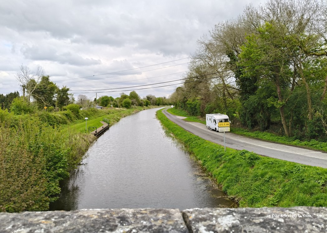 () Riverstown - Royal Canal Way — foto