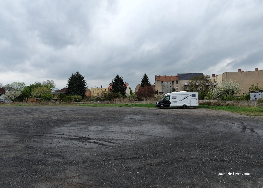 (06295) Lutherstadt Eisleben - 17A Lindenallee — foto