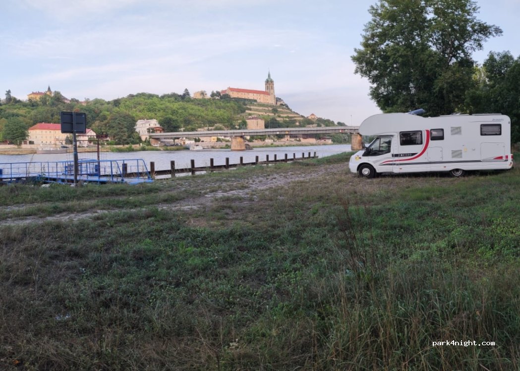 (276 01) Mělník - 11 Legionářů — foto