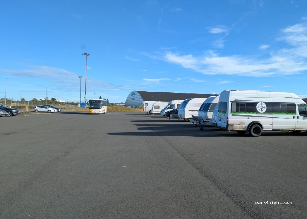 Njarðvík - 18 Starmói — foto