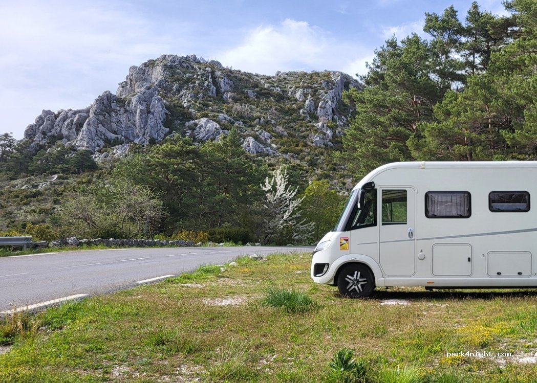(06750) Séranon - 2782 Route Napoléon — foto
