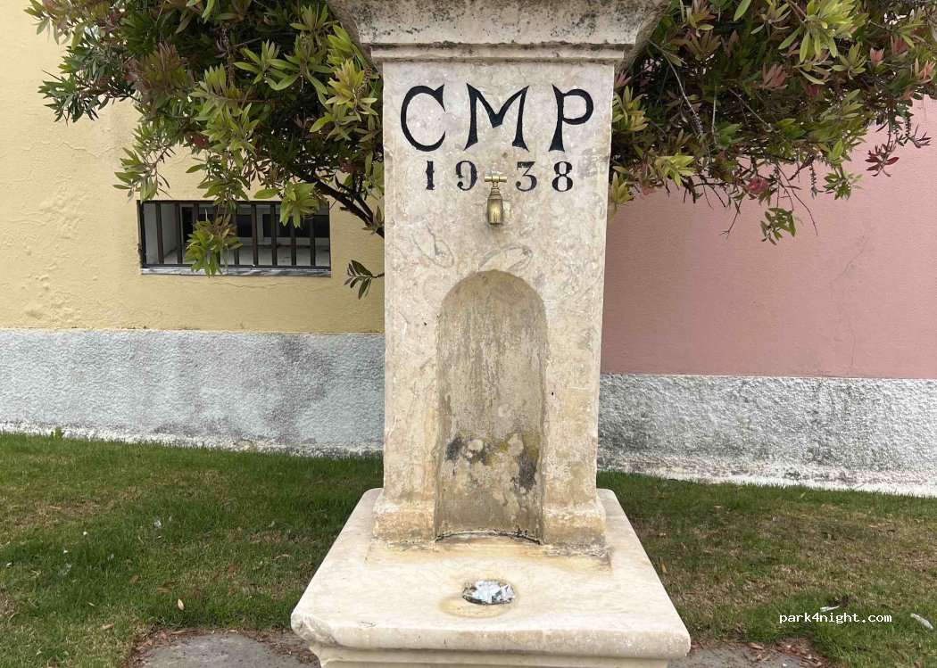 (2520) Peniche - 39 Rua de São Marcos — foto