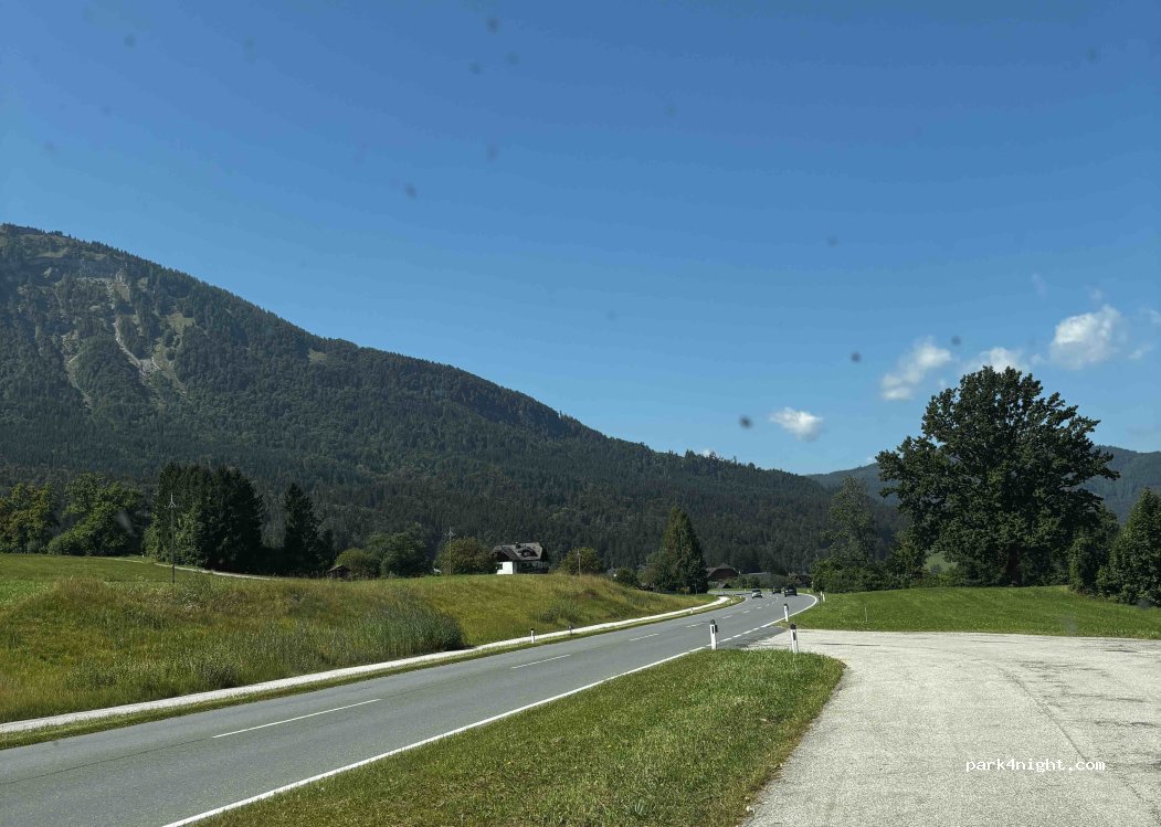 (5350) Strobl - Wolfgangsee Straße — foto 2