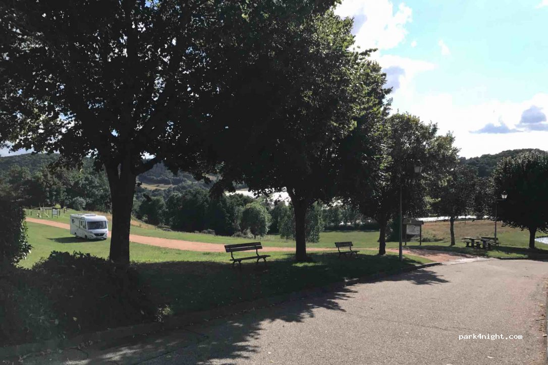 (69770) Montrottier - Rue du Stade — foto 2