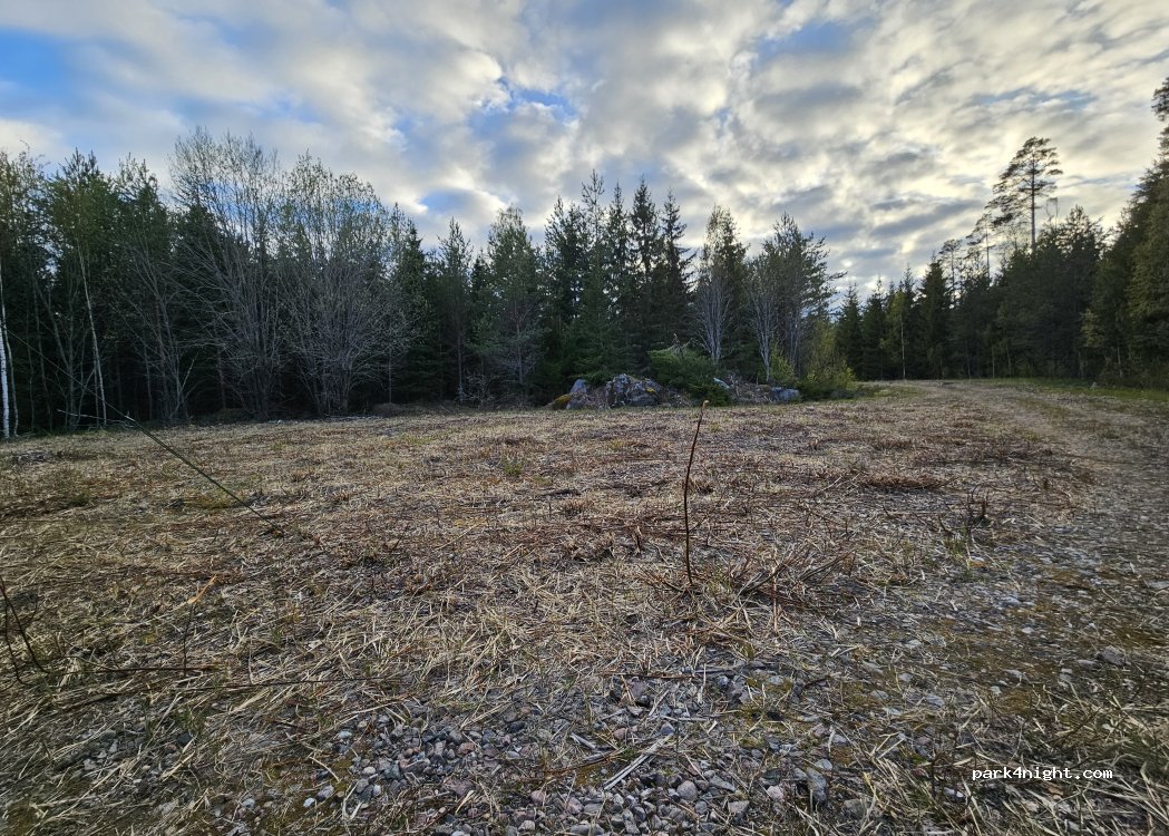 (814 93) Skutskär - — foto