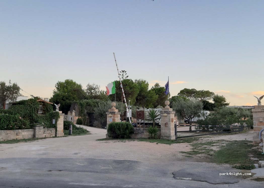 Area Sosta Camper al Mare Ostuni — foto