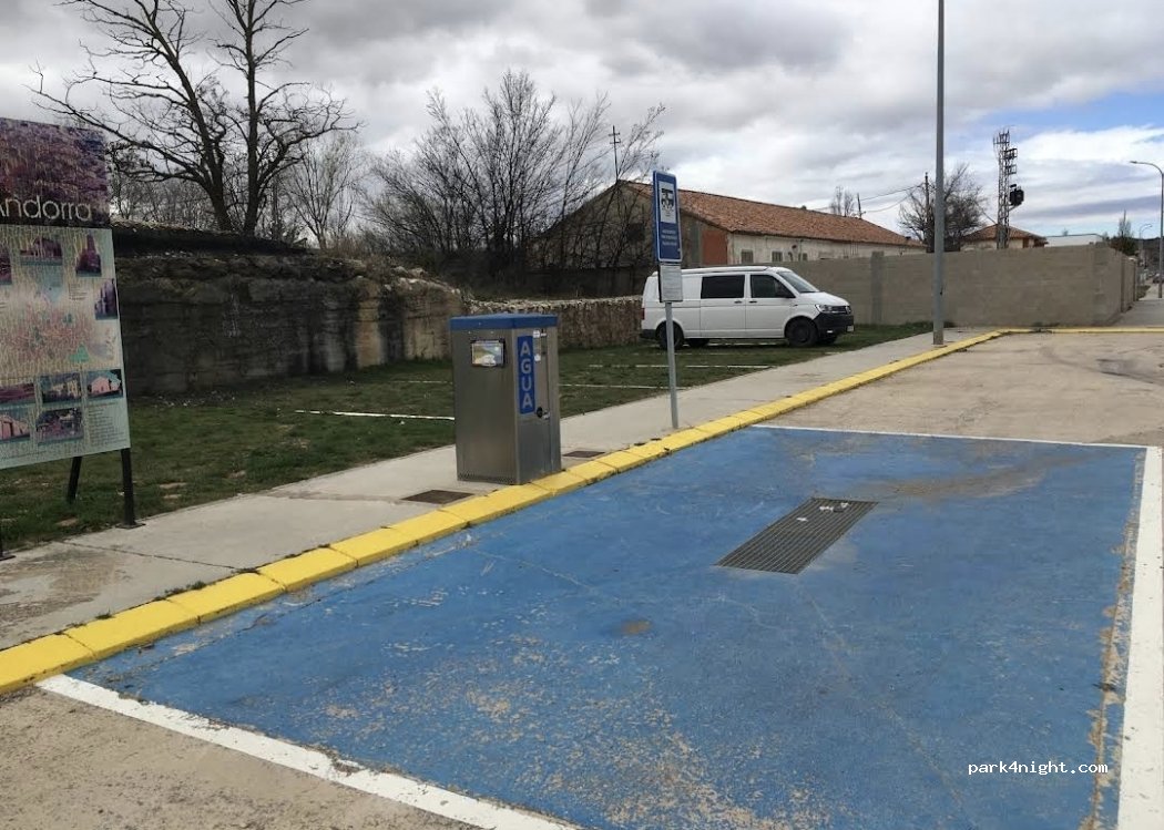 (44500) Andorra - 5 Calle Estación de Atocha — foto
