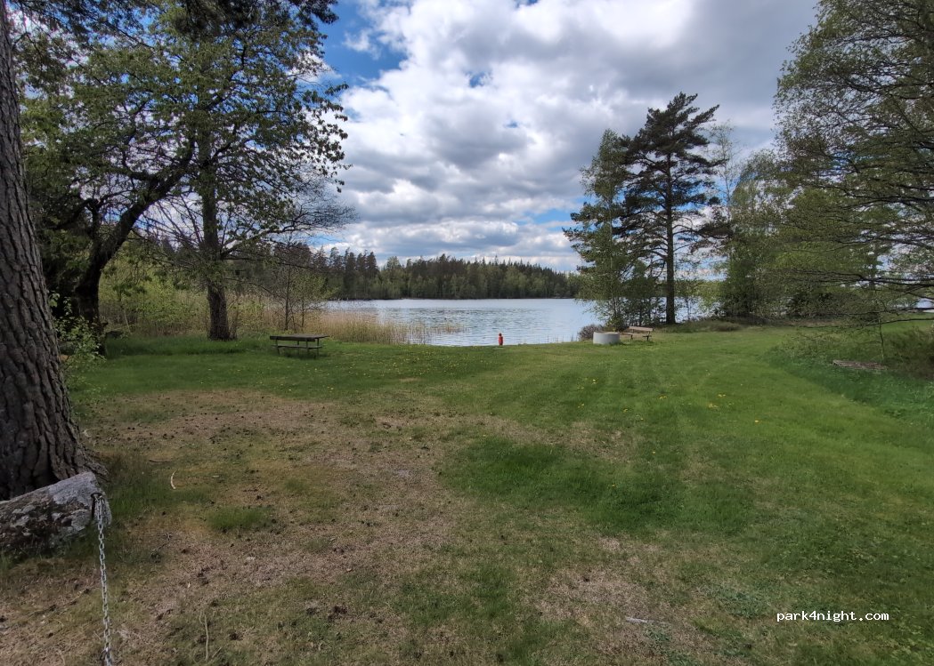 (576 92) Svältestorp - F 744 — foto