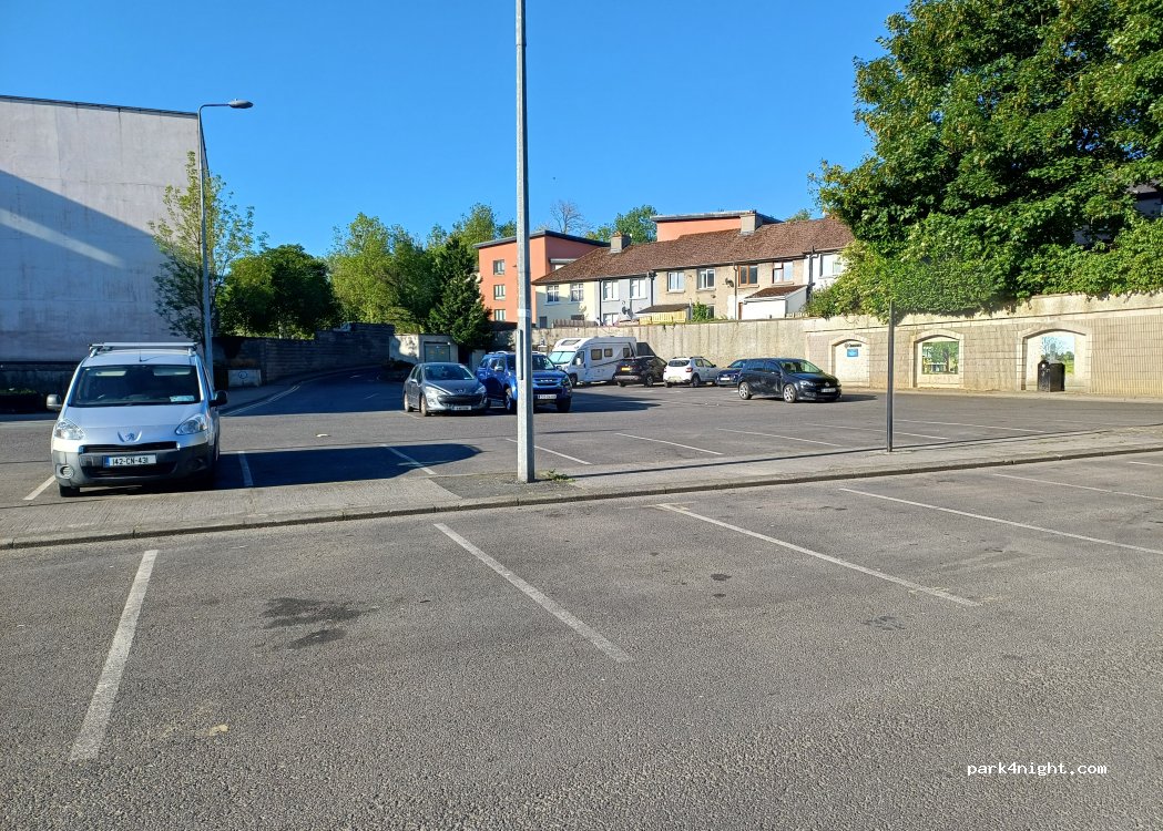 (H12 R8C6) Cavan - 15 James Connolly Street — foto