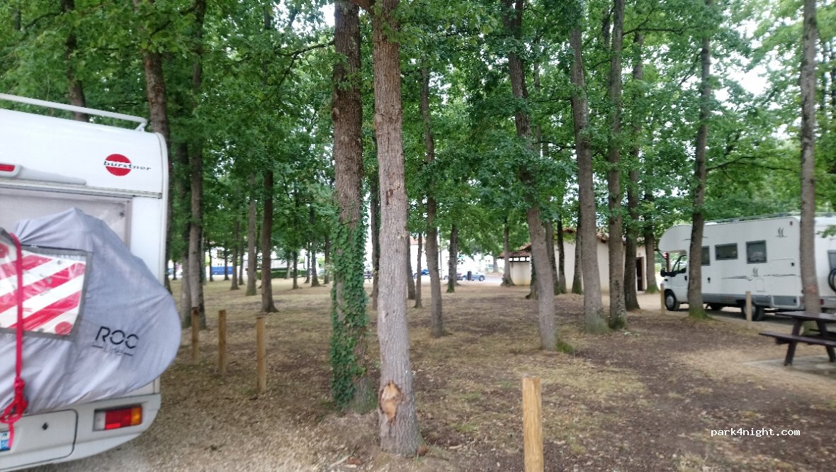 (86550) Mignaloux-Beauvoir - Place de l'Église — foto