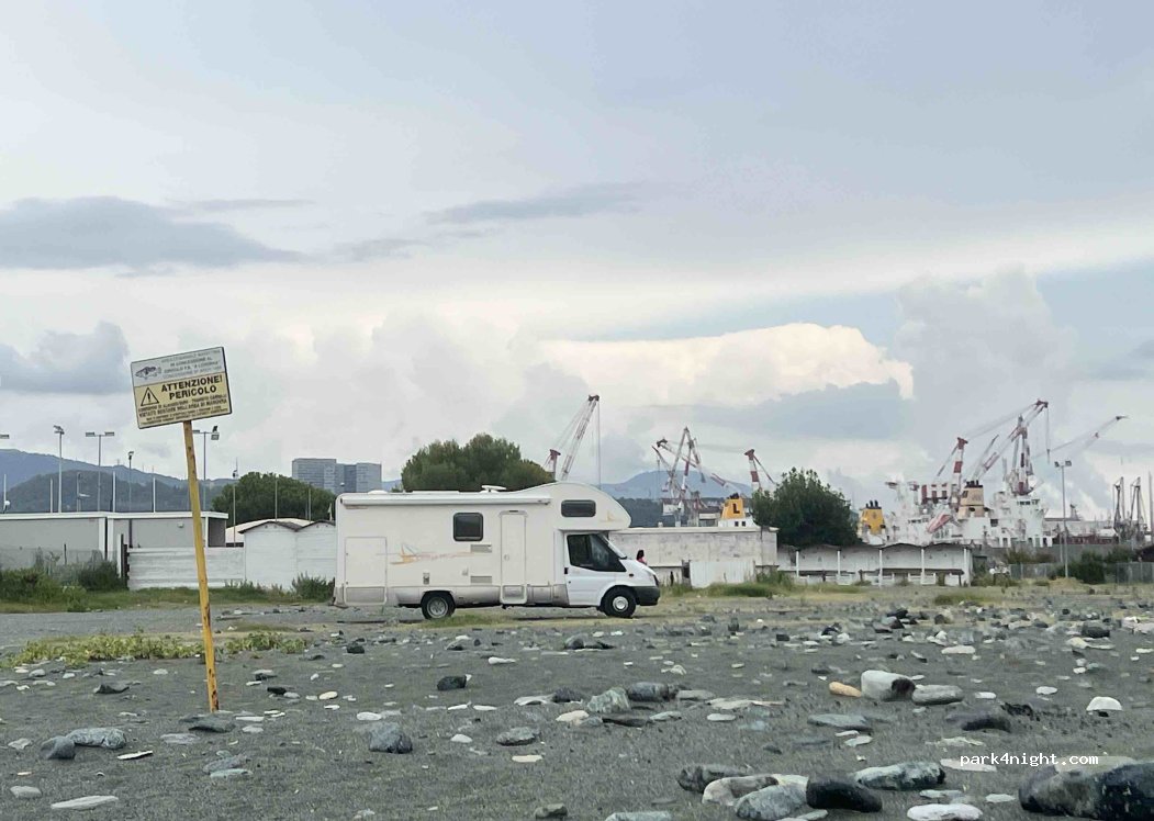 (16155) Genova - 32 Via Ronchi — foto 4
