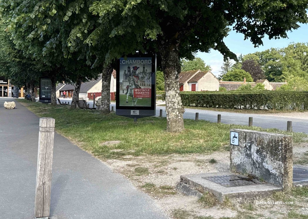 (41250) Chambord - 101 Place Saint-Louis — foto