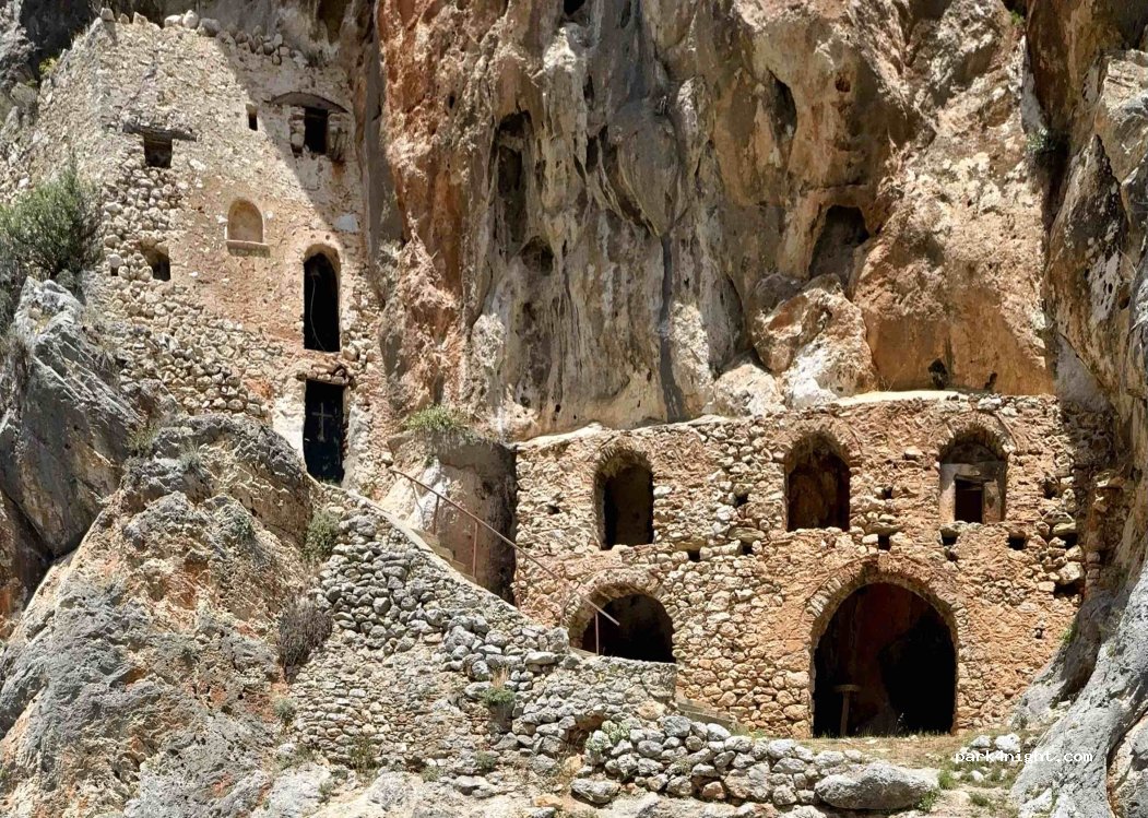 (230 58) Skala - Unnamed Road — foto