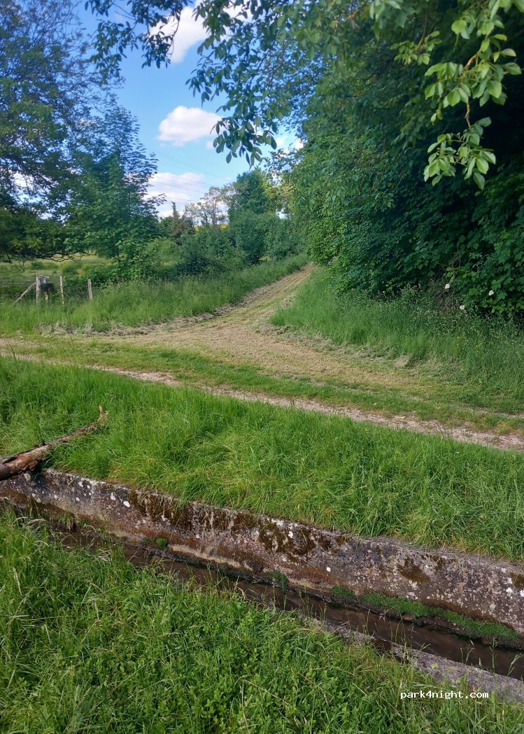 (77670) Vernou-la-Celle-sur-Seine - — foto