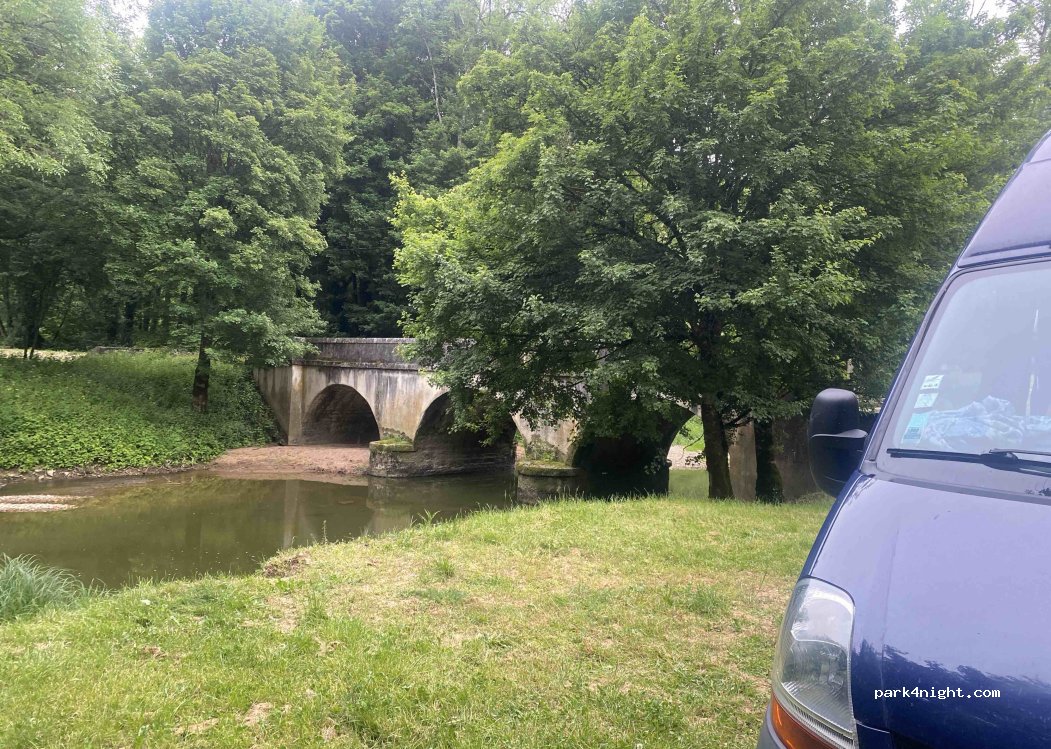 (89310) Grimault - Unnamed road — foto 2