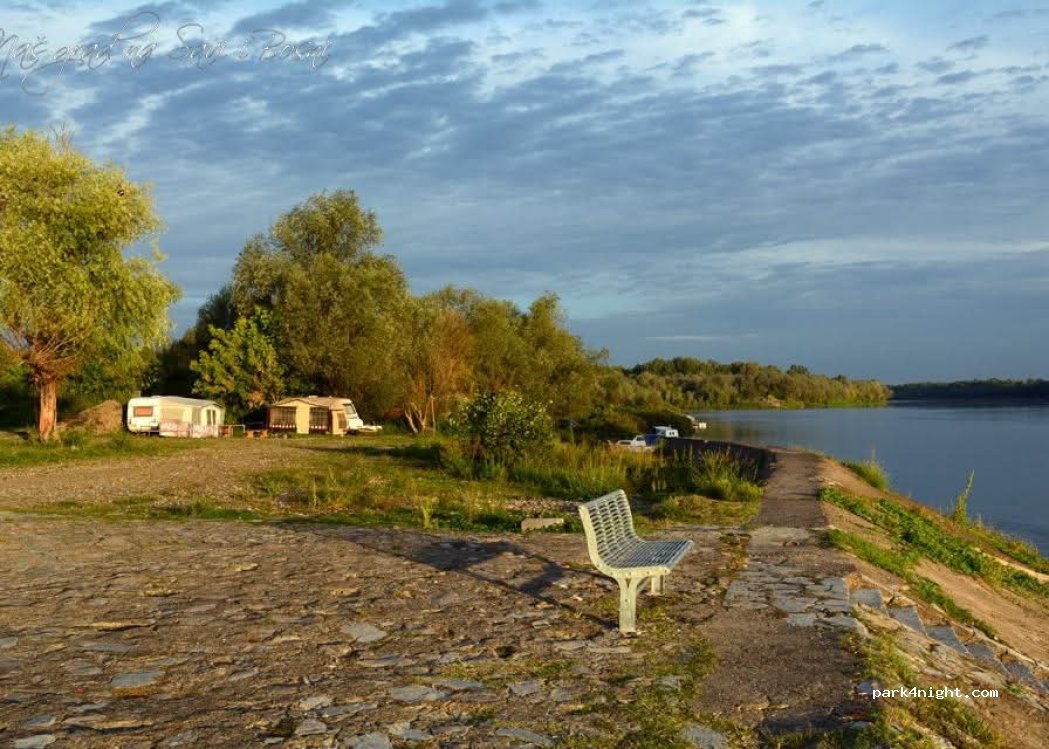 () Šamac - Unnamed road — foto