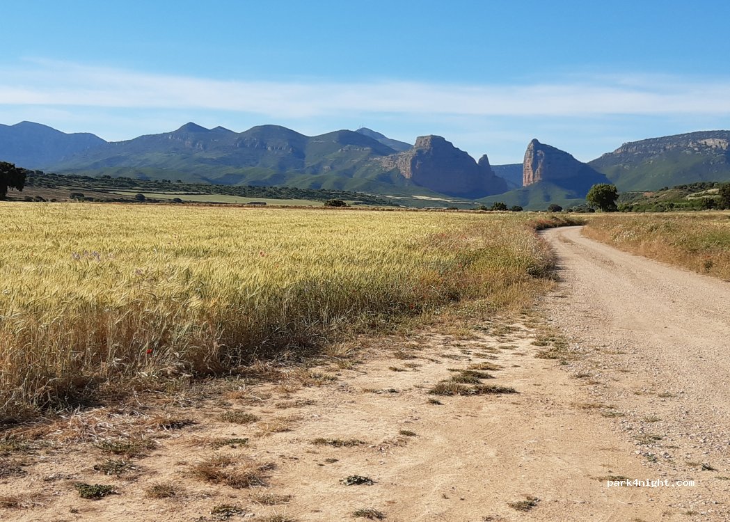 (22195) Fornillos - Unnamed Road — foto