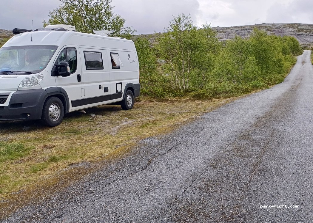 (4137) Årdal - Unnamed Road — foto