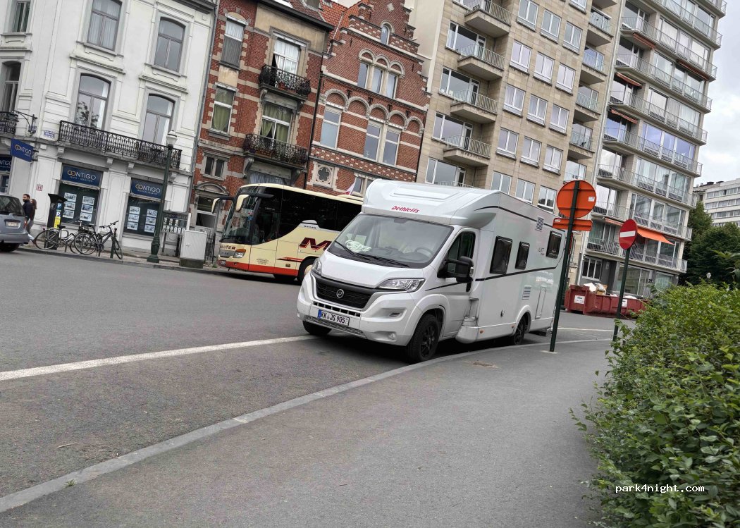 (1000) Brussel - 16 Square Ambiorix — foto 2