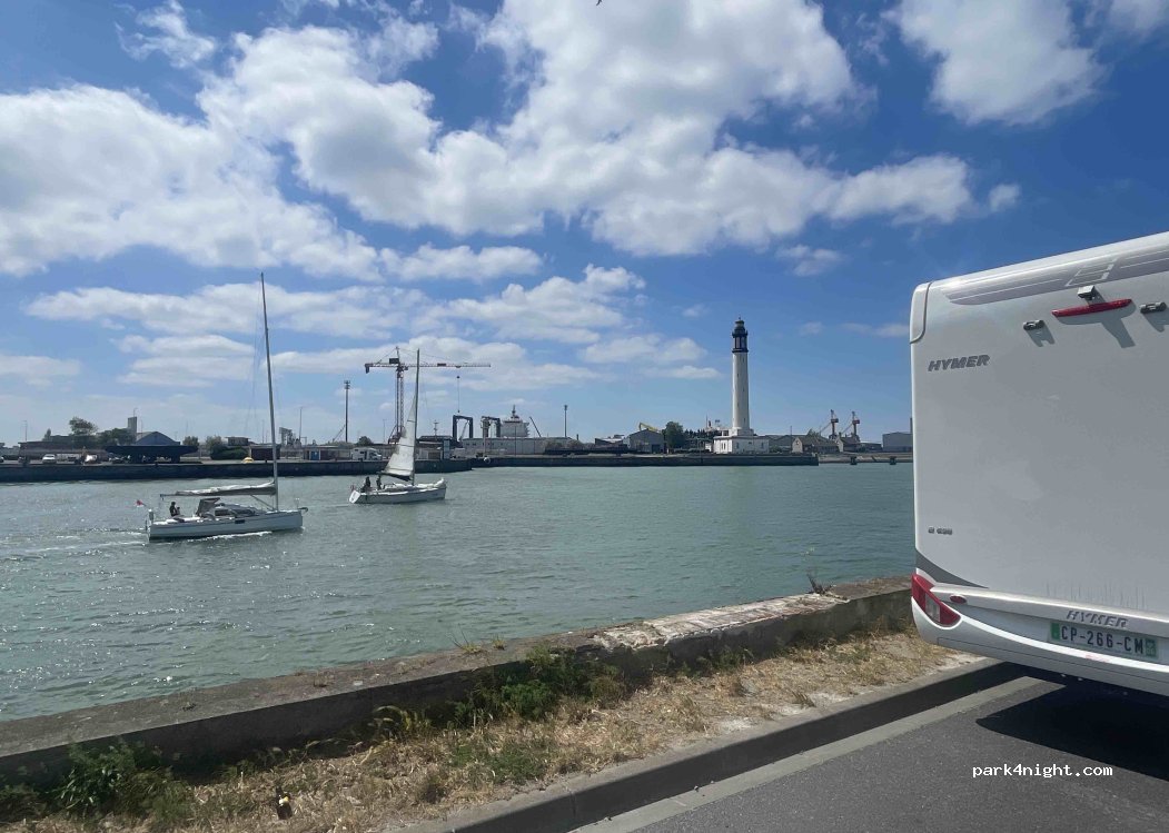 (59140) Dunkerque - 1 Rue Militaire — foto 2