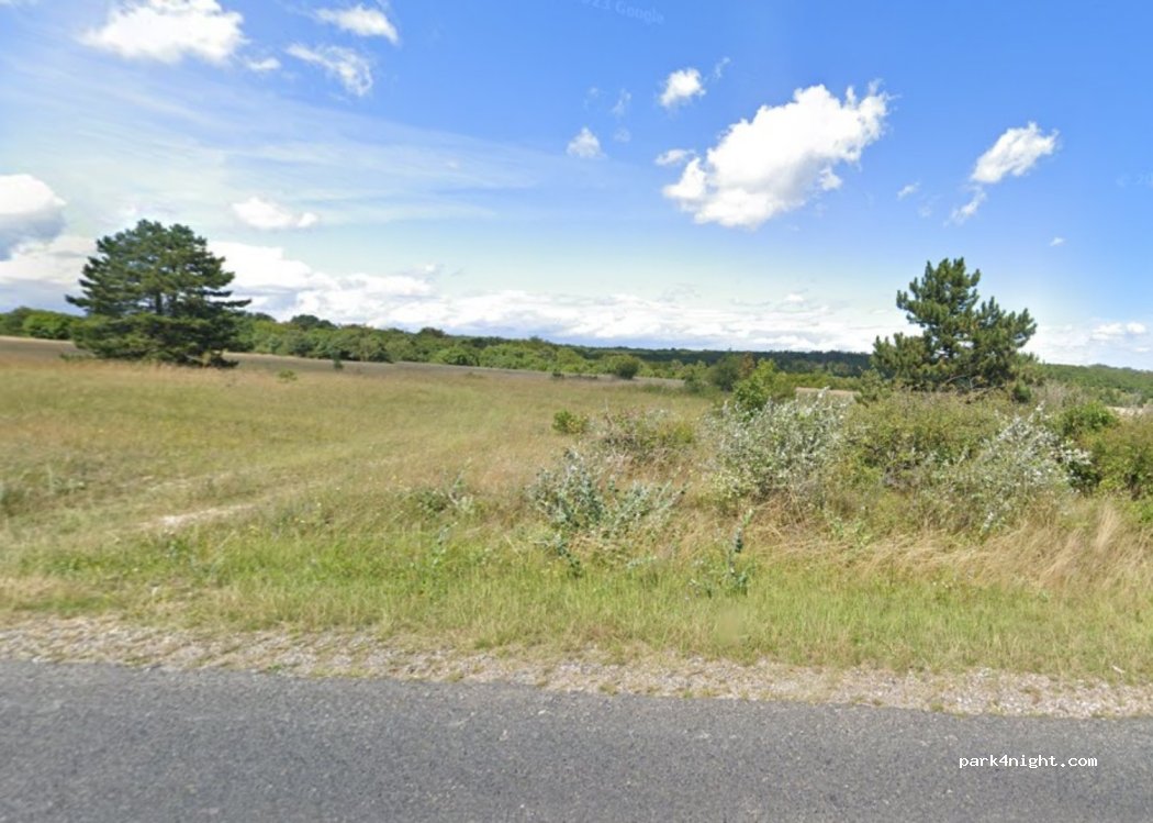 (8100) Várpalota - Unnamed Road — foto