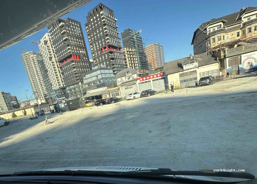 (10000) Prishtina - Rr. HEKURUDHAT — foto