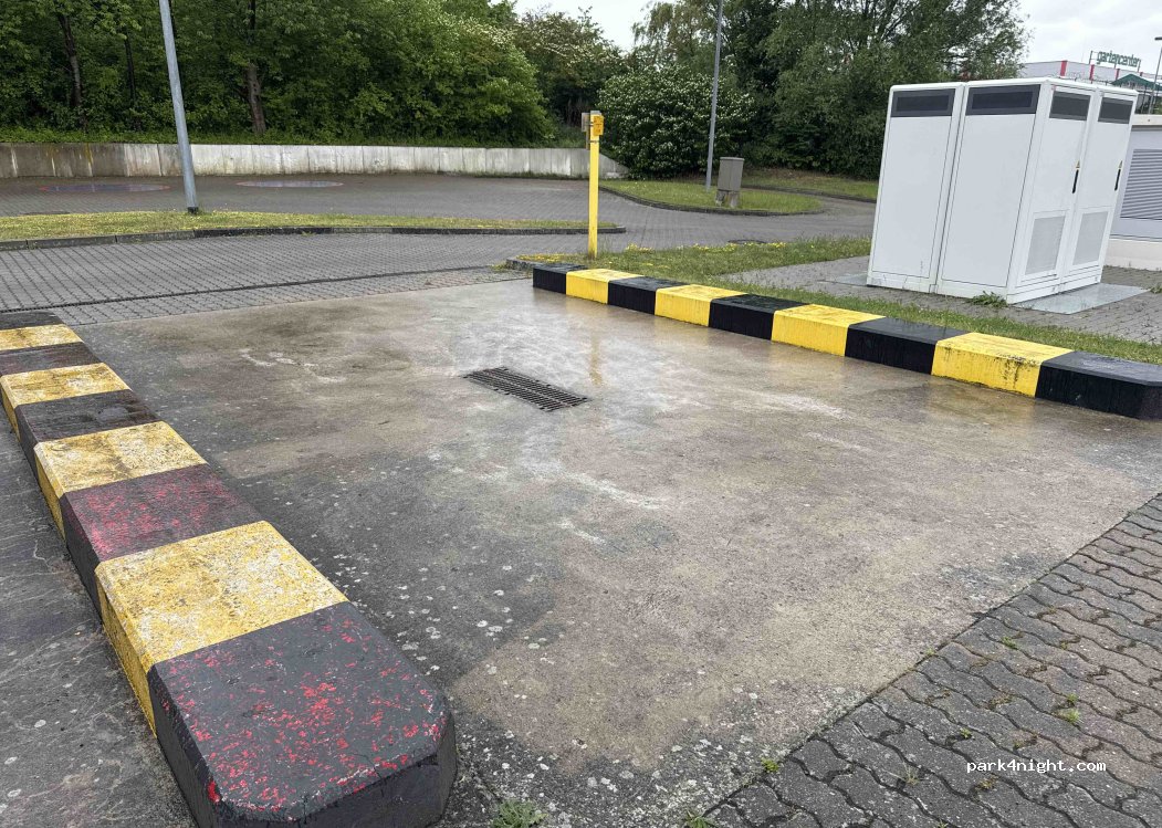 (17036) Neubrandenburg - 40 Woldegker Straße — foto