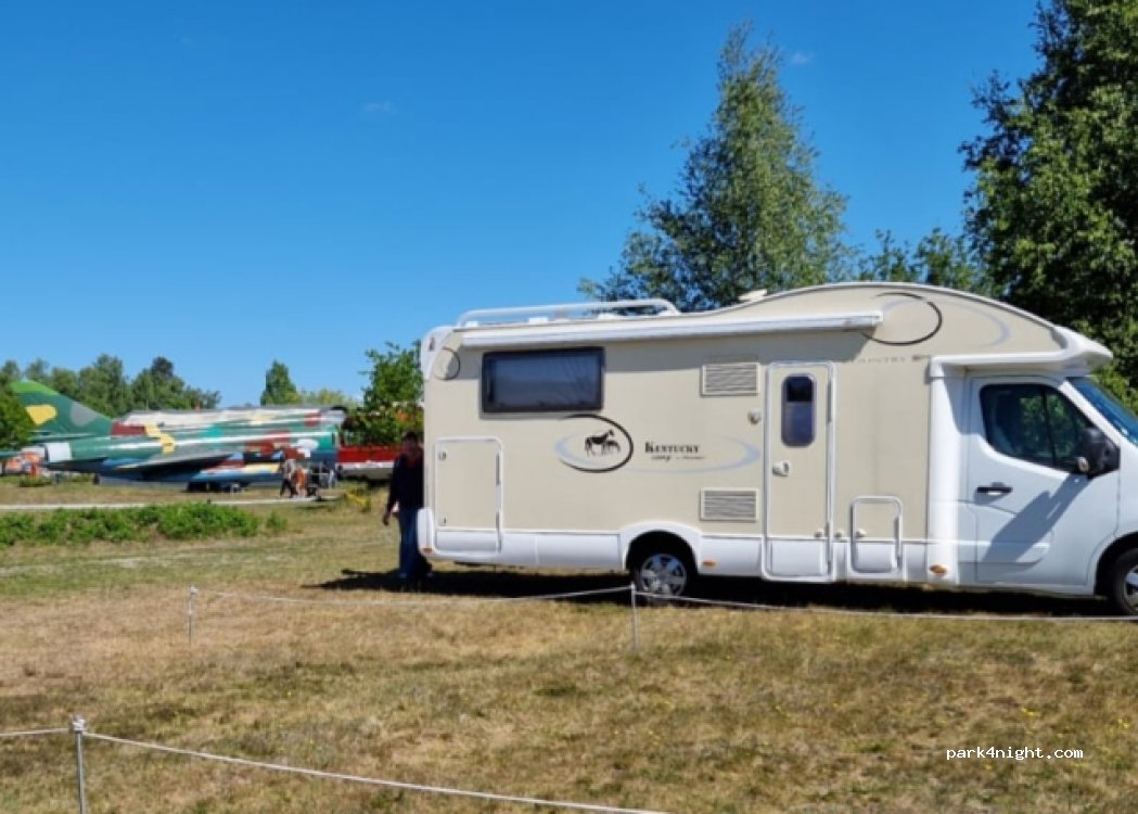 (27639) Wurster Nordseeküste - 3 Peter-Strasser-Platz — foto