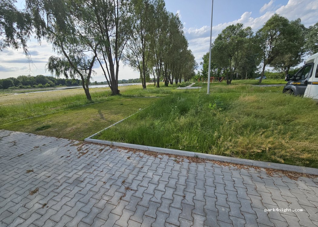 (28-100) Tomaszówek - Unnamed road — foto