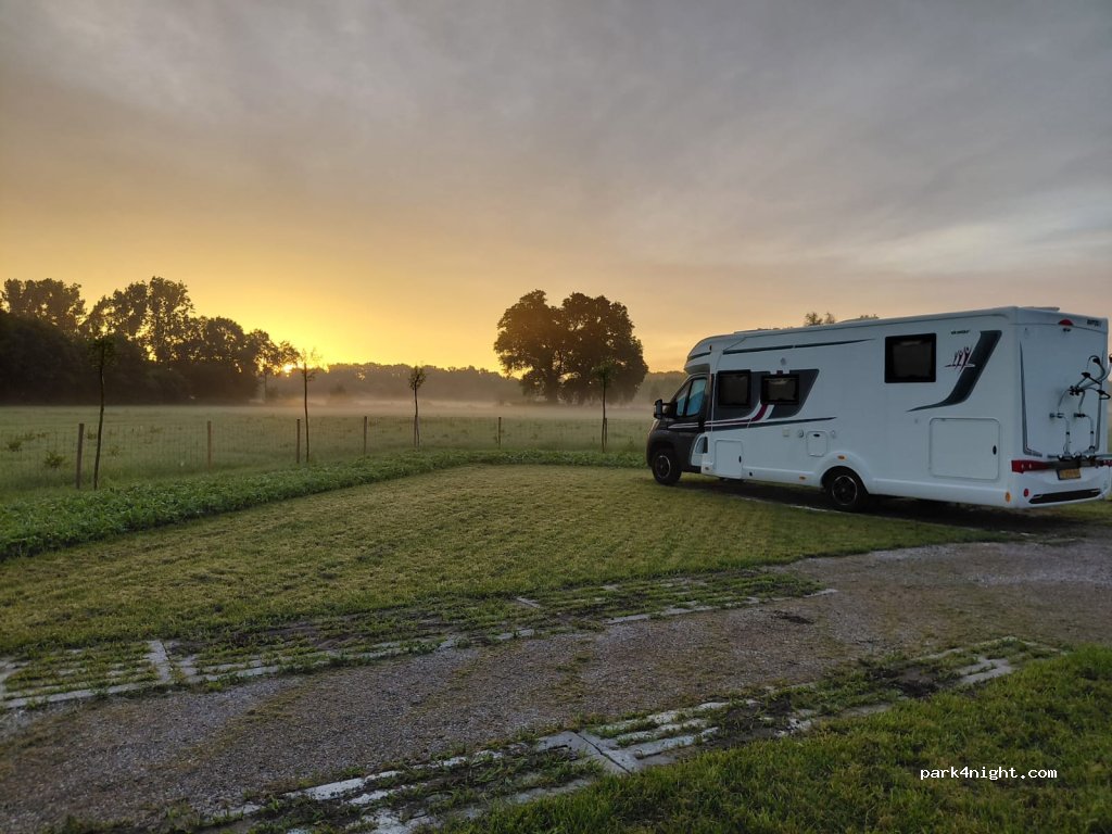 Camperplaats Heeswijk — foto 3