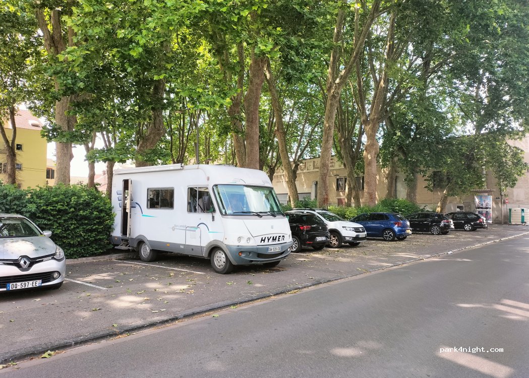 (51100) Reims - 10 Rue de Saint-Brice — foto