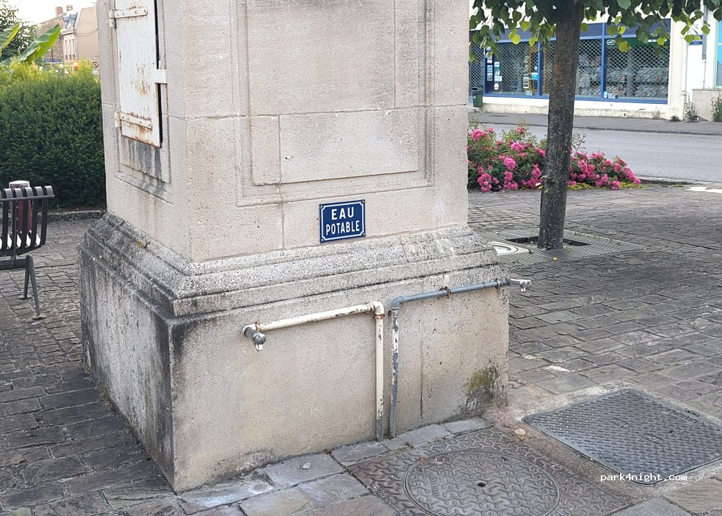(55400) Étain - 14 Place Jean Baptiste Rouillon — foto
