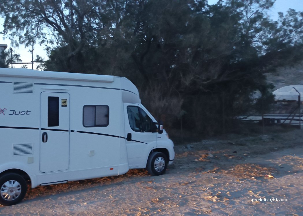(821 04) Psara - Unnamed Road — foto