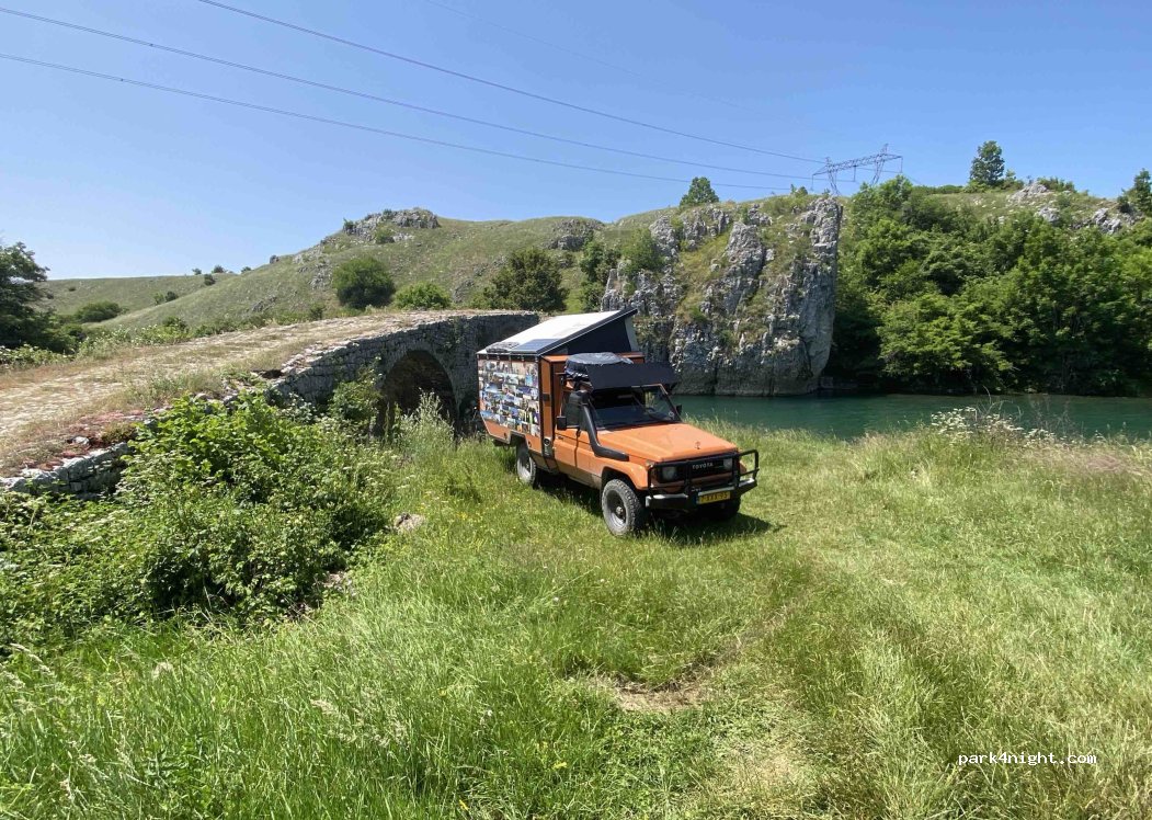 () Bratač - Unnamed Road — foto
