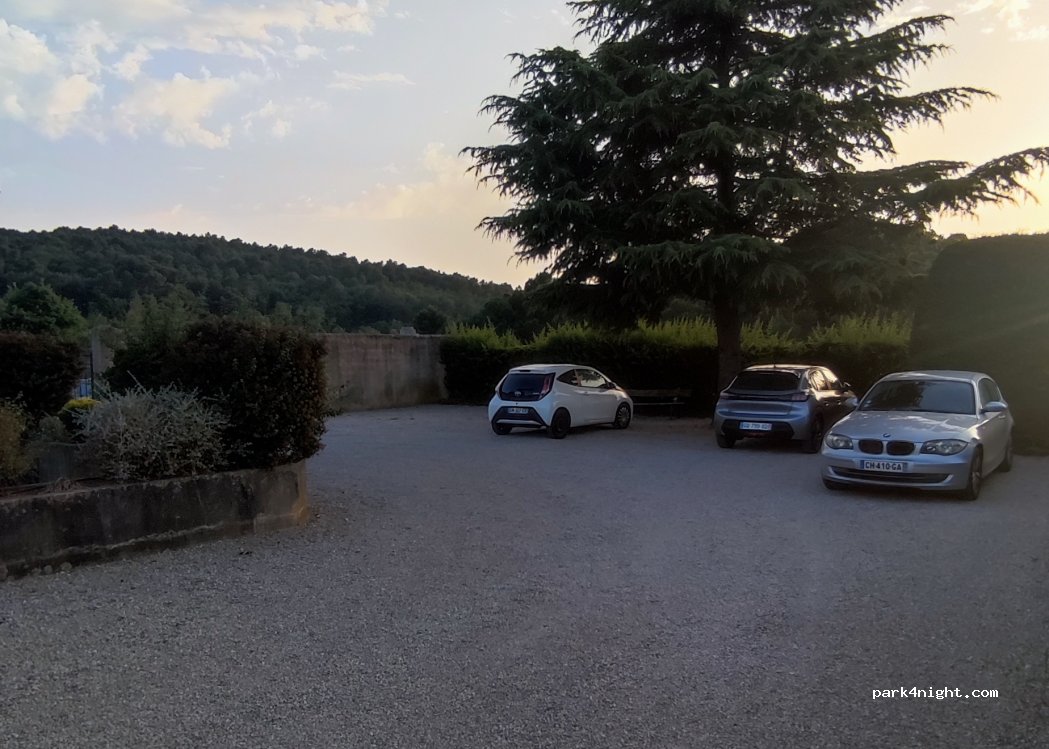 (83470) Pourcieux - 313 Chemin du Deffends — foto