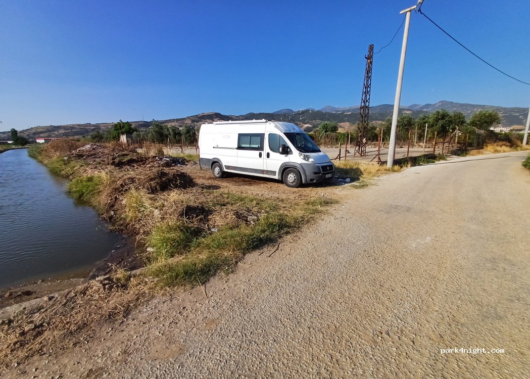 (45600) Alaşehir - Unnamed Road — foto