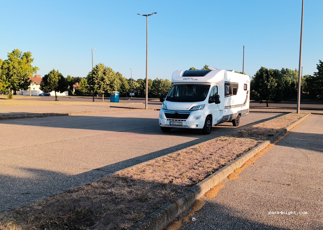 (2738) Cegléd - 9 Szent Márton utca — foto
