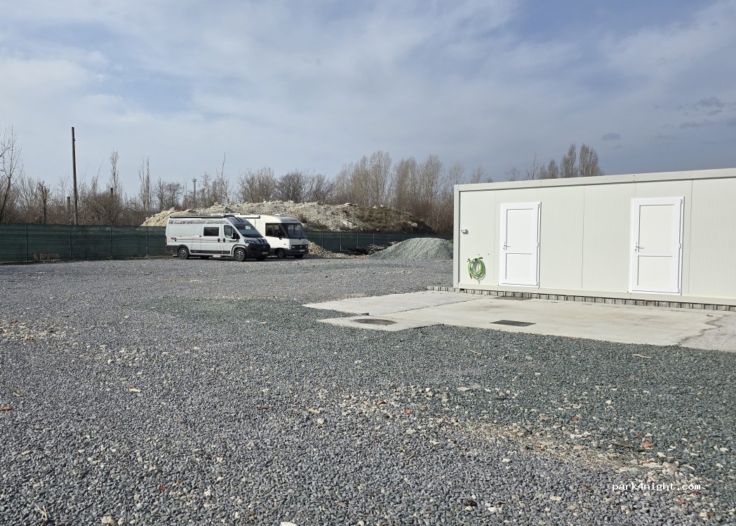 CampShop Parking –  Bucharest — foto 3
