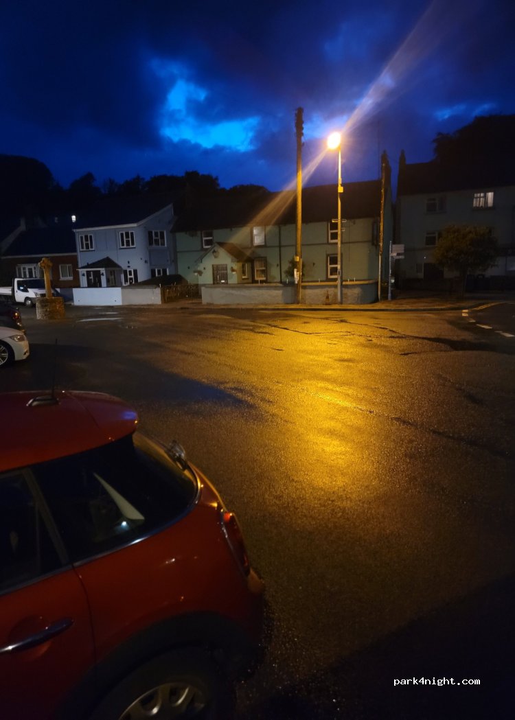 (SA33 4SS) Laugharne - 23 The Grist — foto