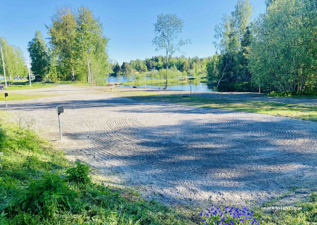 (823 93)  - 8 Badhusvägen — foto