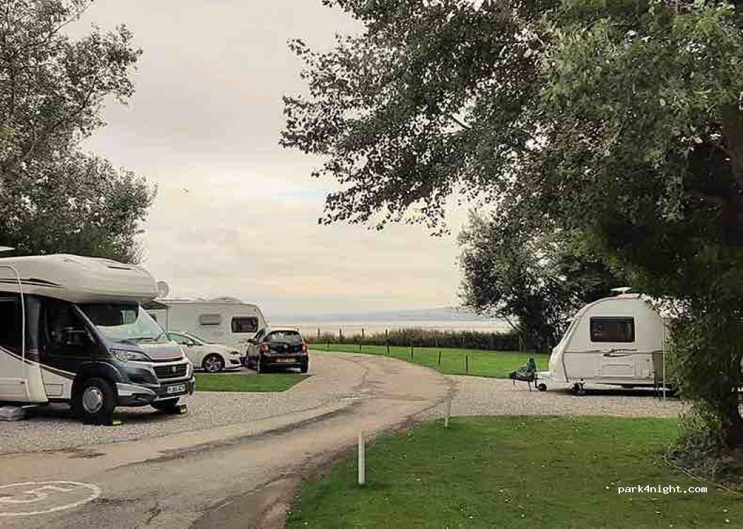 Wirral Country Park Caravan and Motorhome Club Campsite — foto