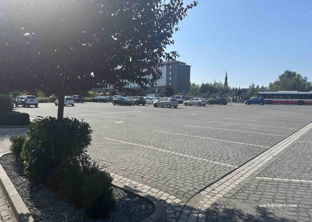 (62-563) Licheń Stary - 12 Klasztorna — foto
